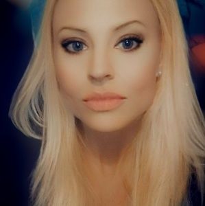 Meet your Posher, Abigail